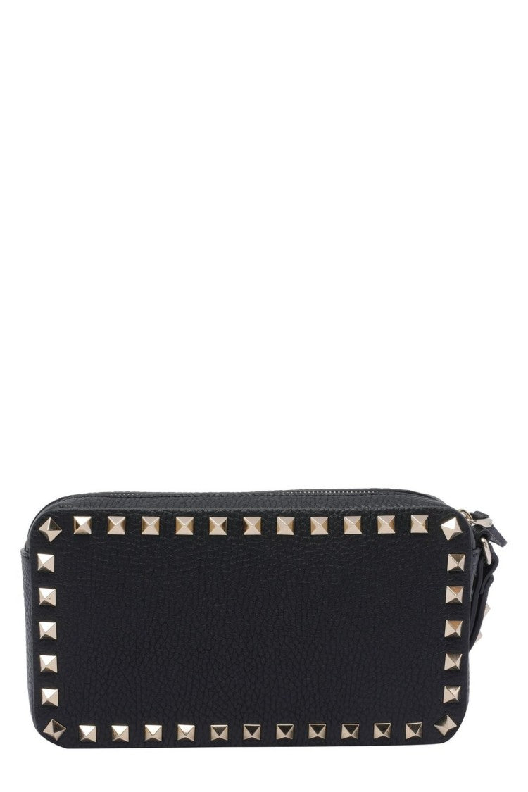 Sleek Black Bag With Minimalist Design