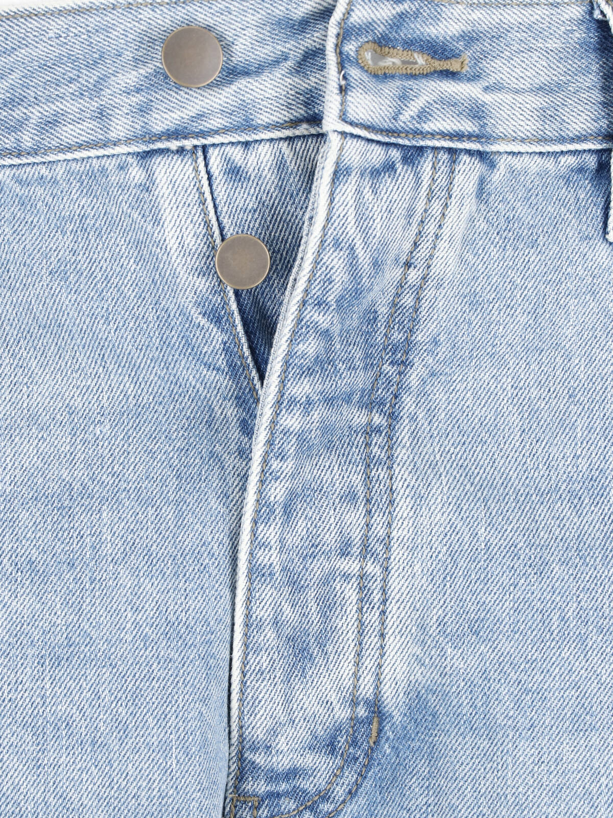 Light Wash Denim Jeans With Straight-Leg Cut