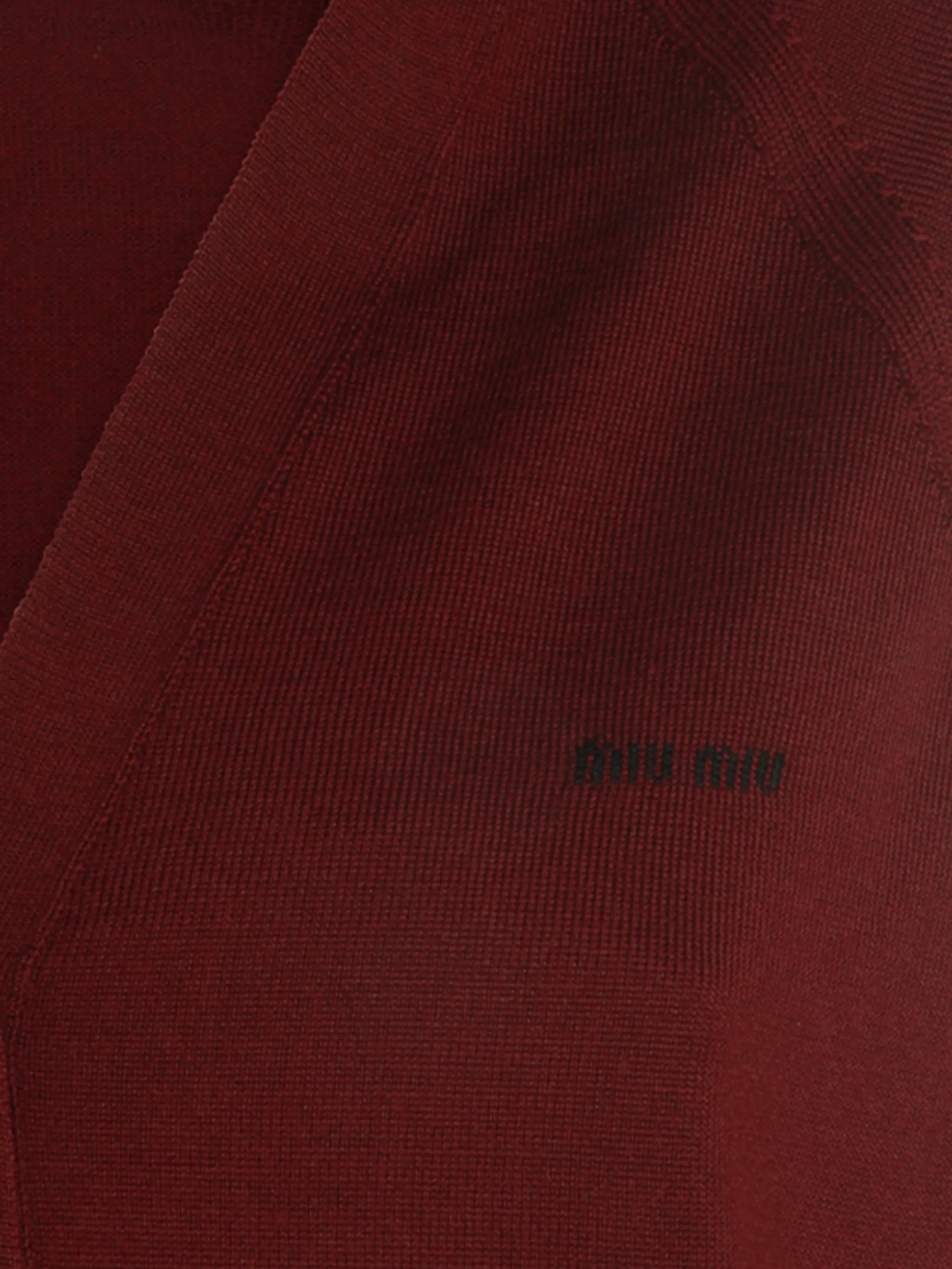 Cardigan with Classic V-Neckline and Fitted Silhouette