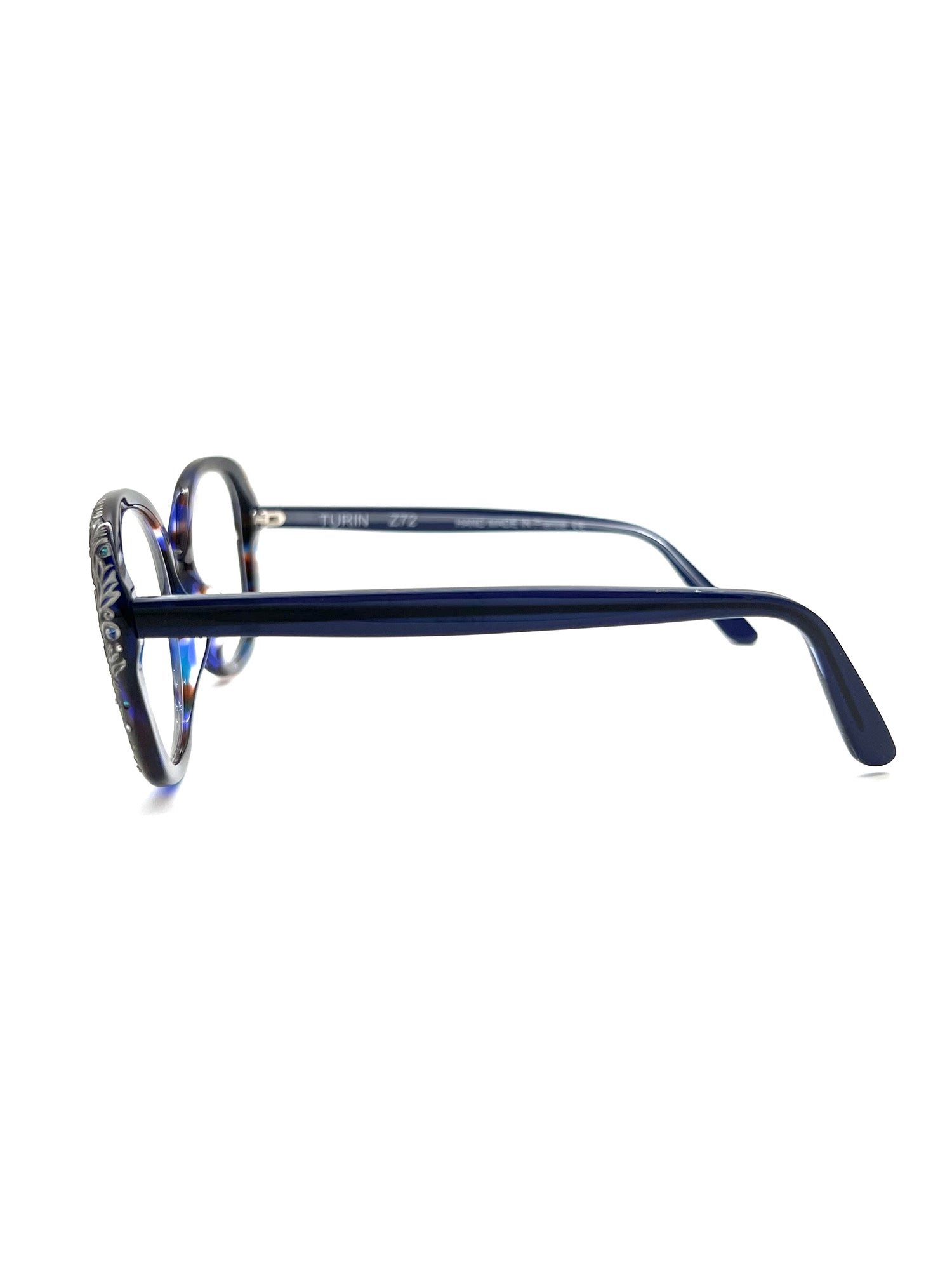 Oversized Cat-Eye Optical Frames with Intricate Temple Detailing