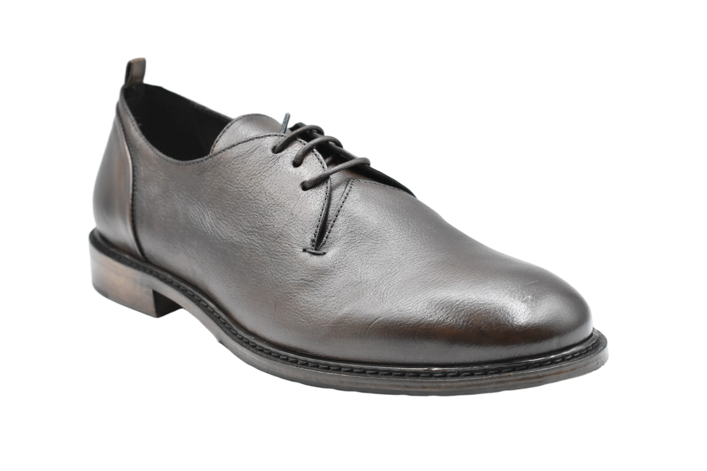Brown Leather Low Shoes With Textured Upper