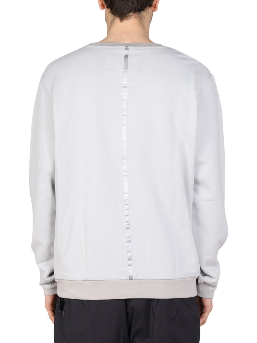 Minimalist Crewneck Sweatshirt With Contrasting Band