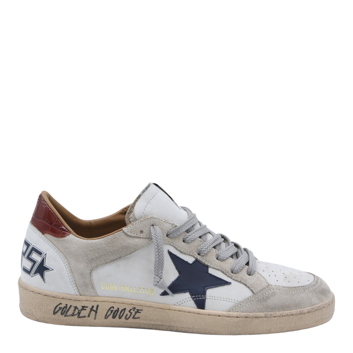 Classic Low-Top Sneakers With Textured Sole And Lace-Up Front
