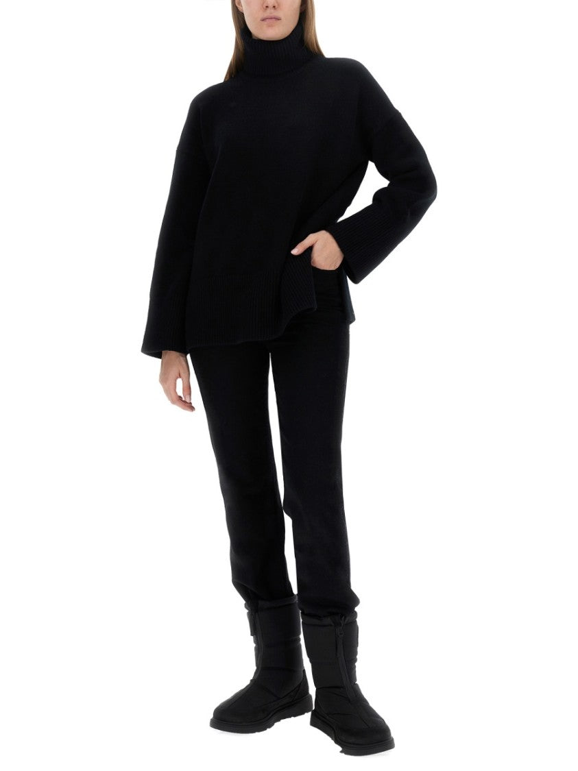 Relaxed Fit Cashmere Turtleneck Sweater
