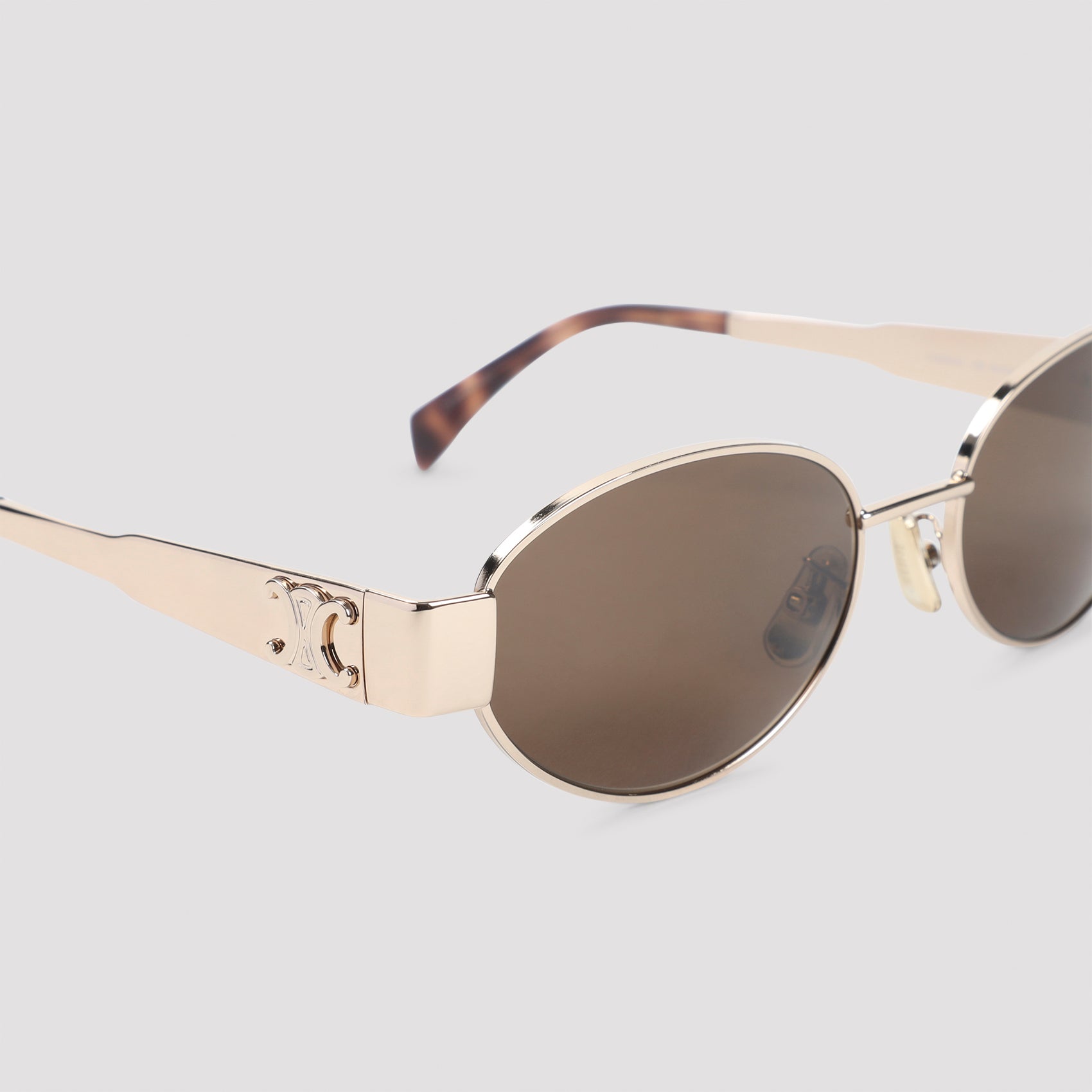Oval Sunglasses With Golden Metal Frame