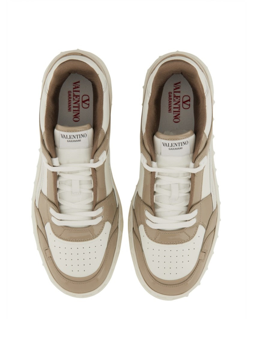 "Freedots" Low Top Sneaker