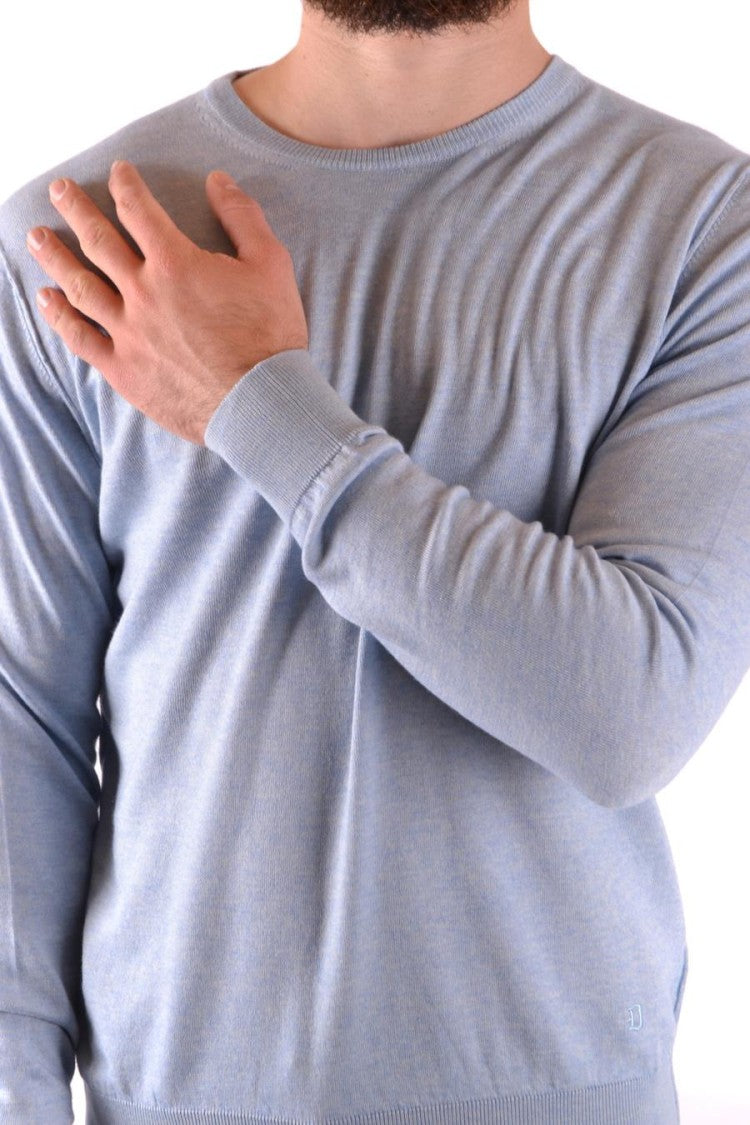 Fine-Knit Light Blue Sweater With Crew Neckline