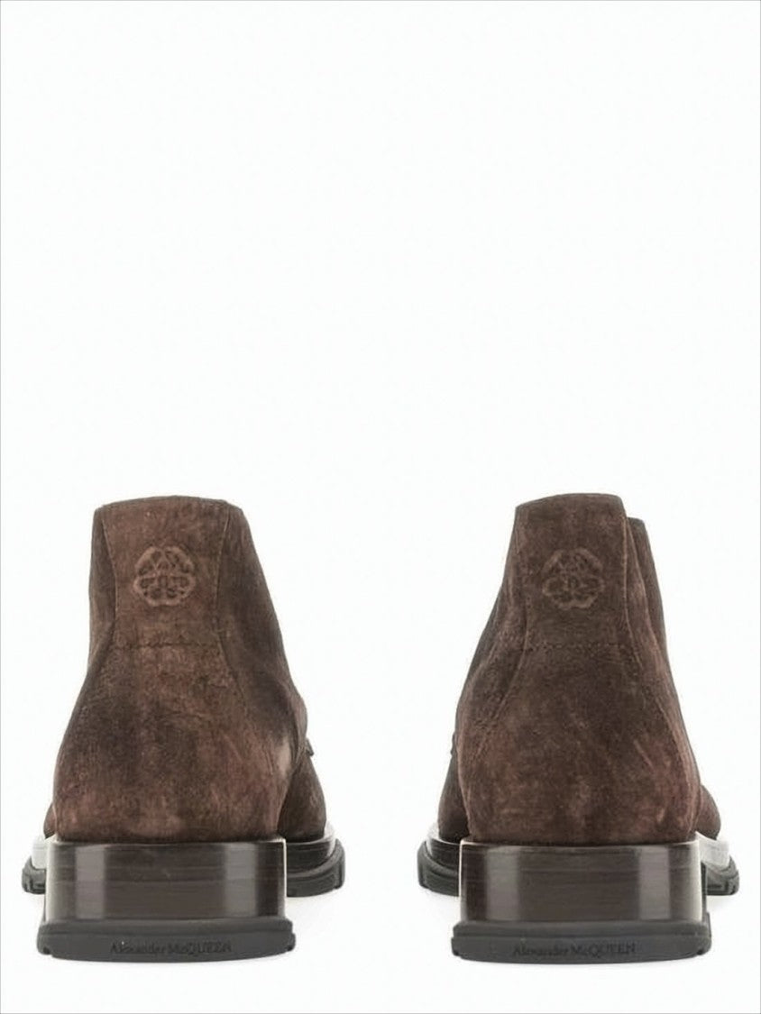 Minimalist Lace-Up Brown Suede Boots With Rubber Sole
