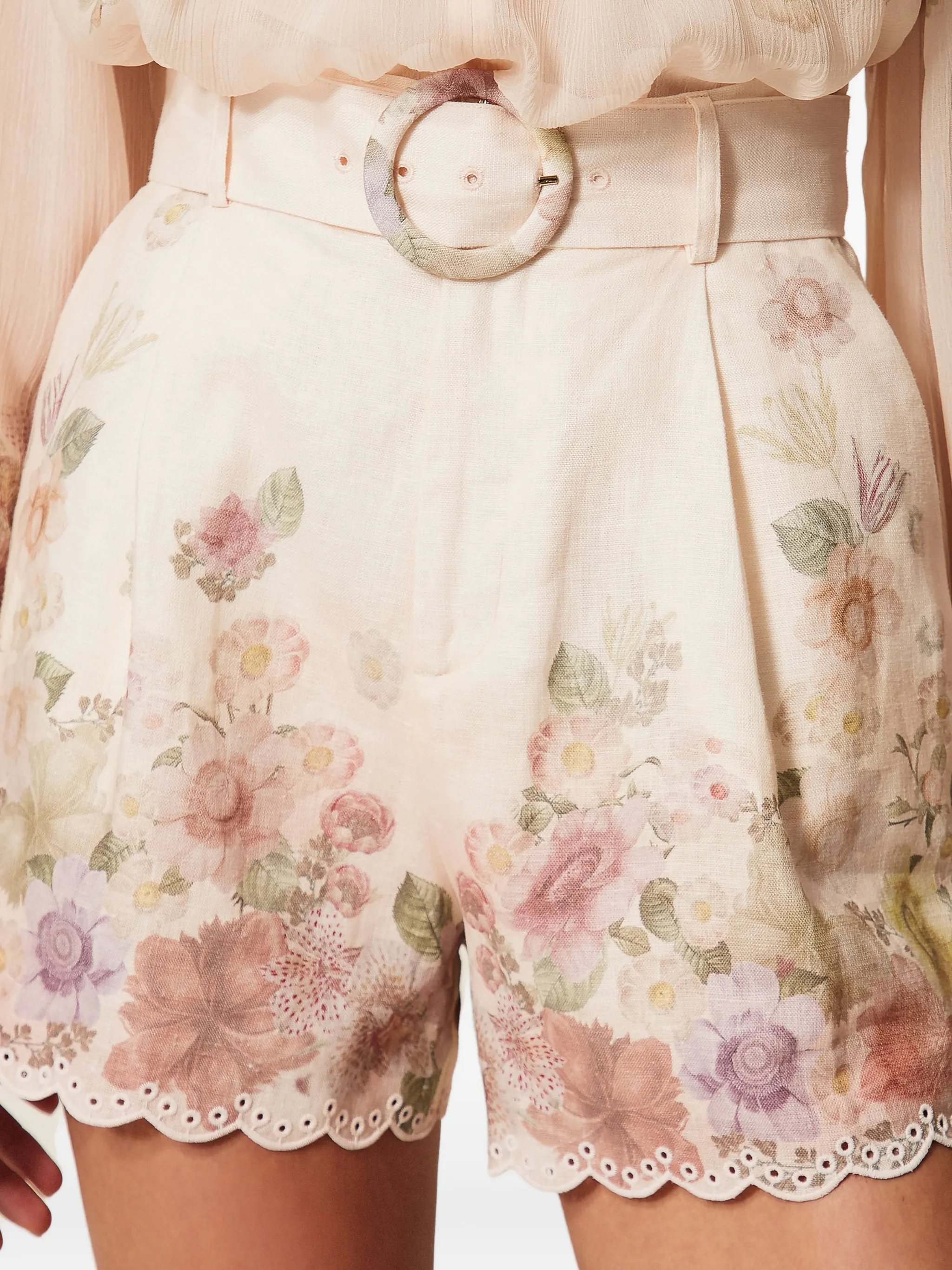 High-Waisted Shorts with Scalloped Edge and Floral Print