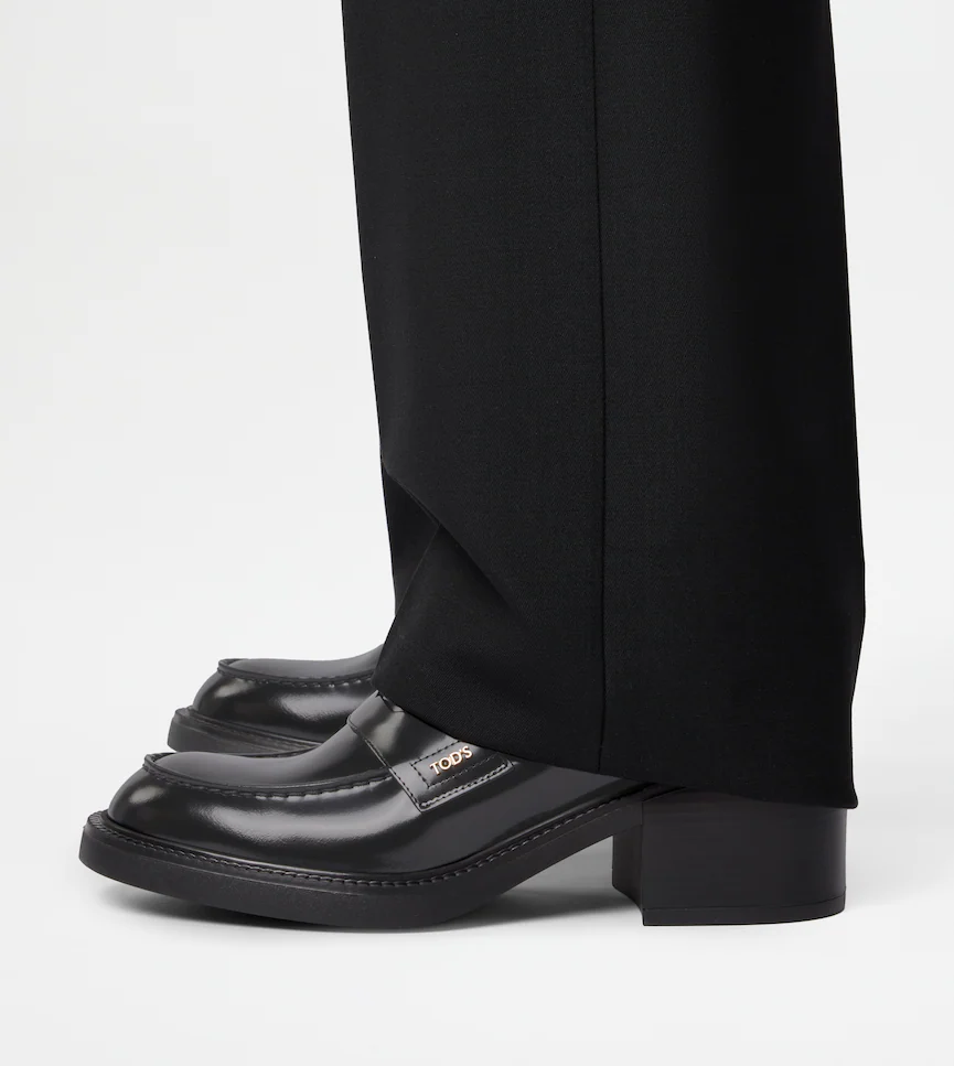 Refined Black Calfskin Loafers With Timeless Design