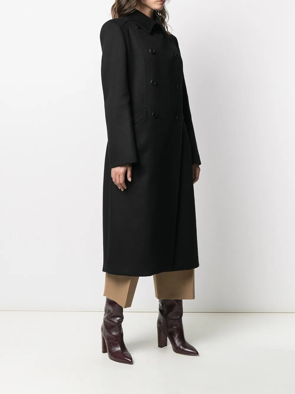 Structured Capospalla with Clean Silhouette and Minimal Detailing