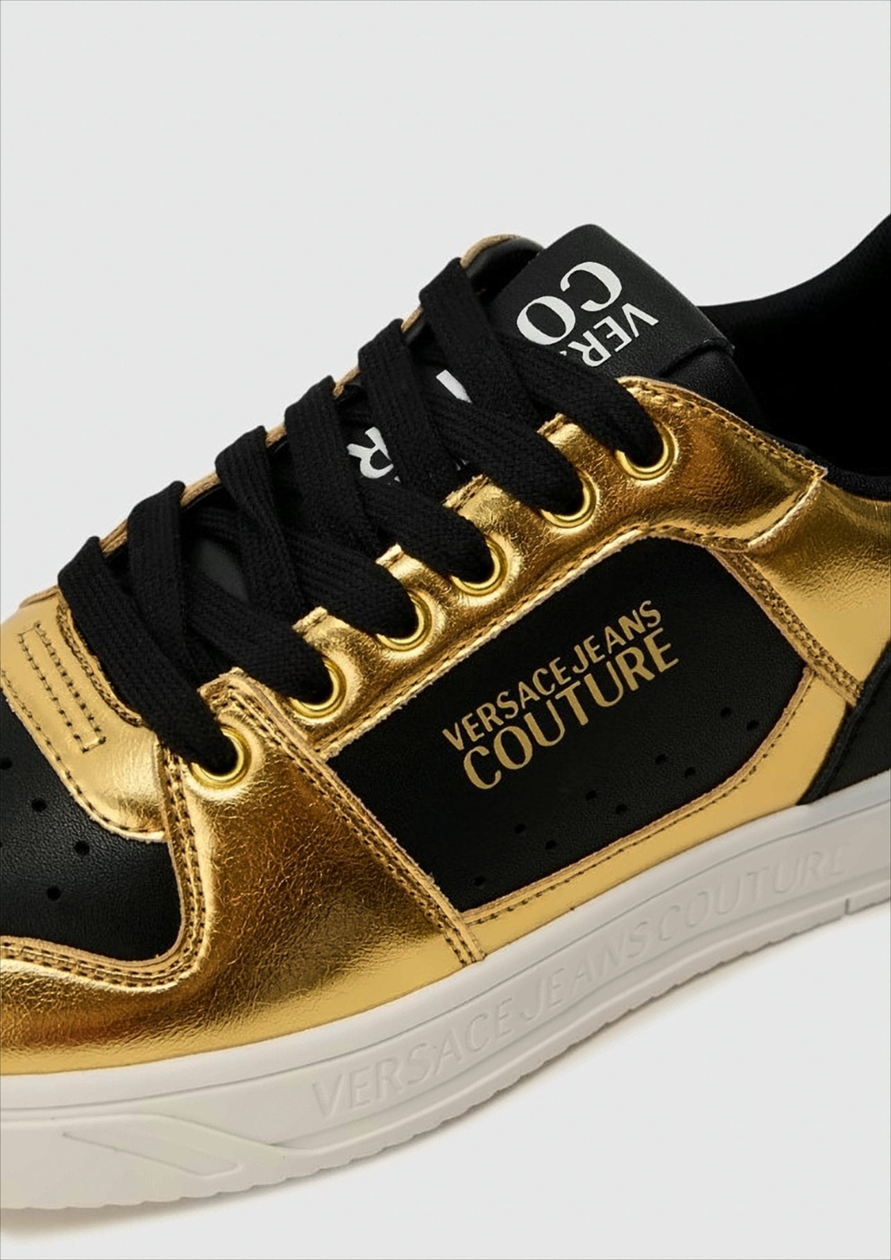 Low-Top Sneakers With Metallic Gold