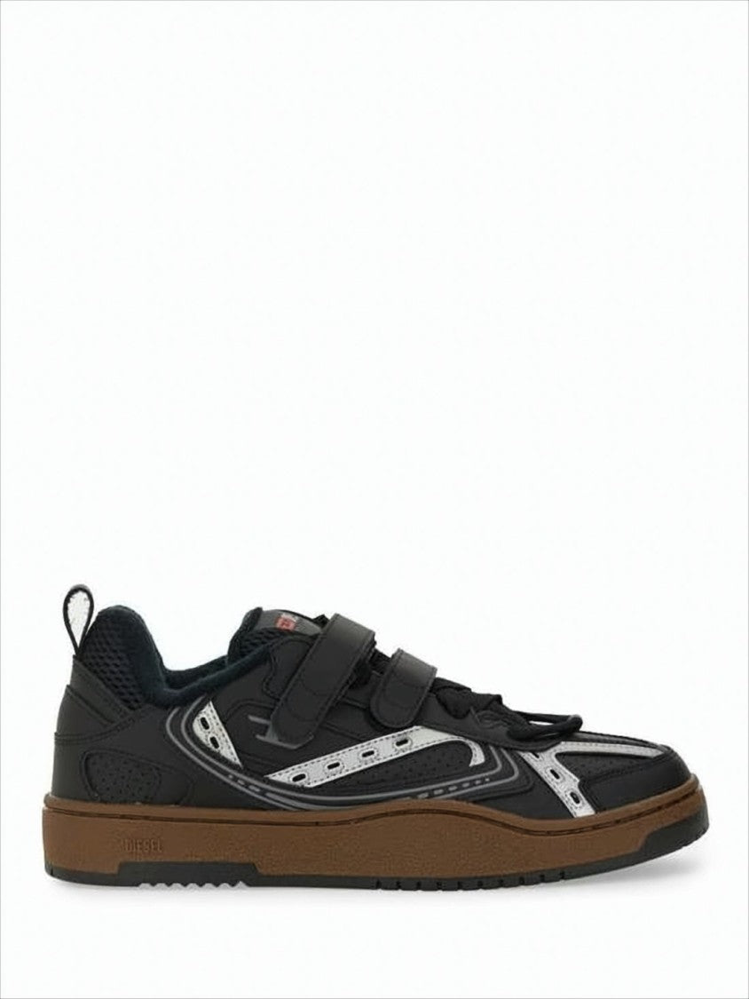 Low-Top Black Sneakers with Velcro Straps