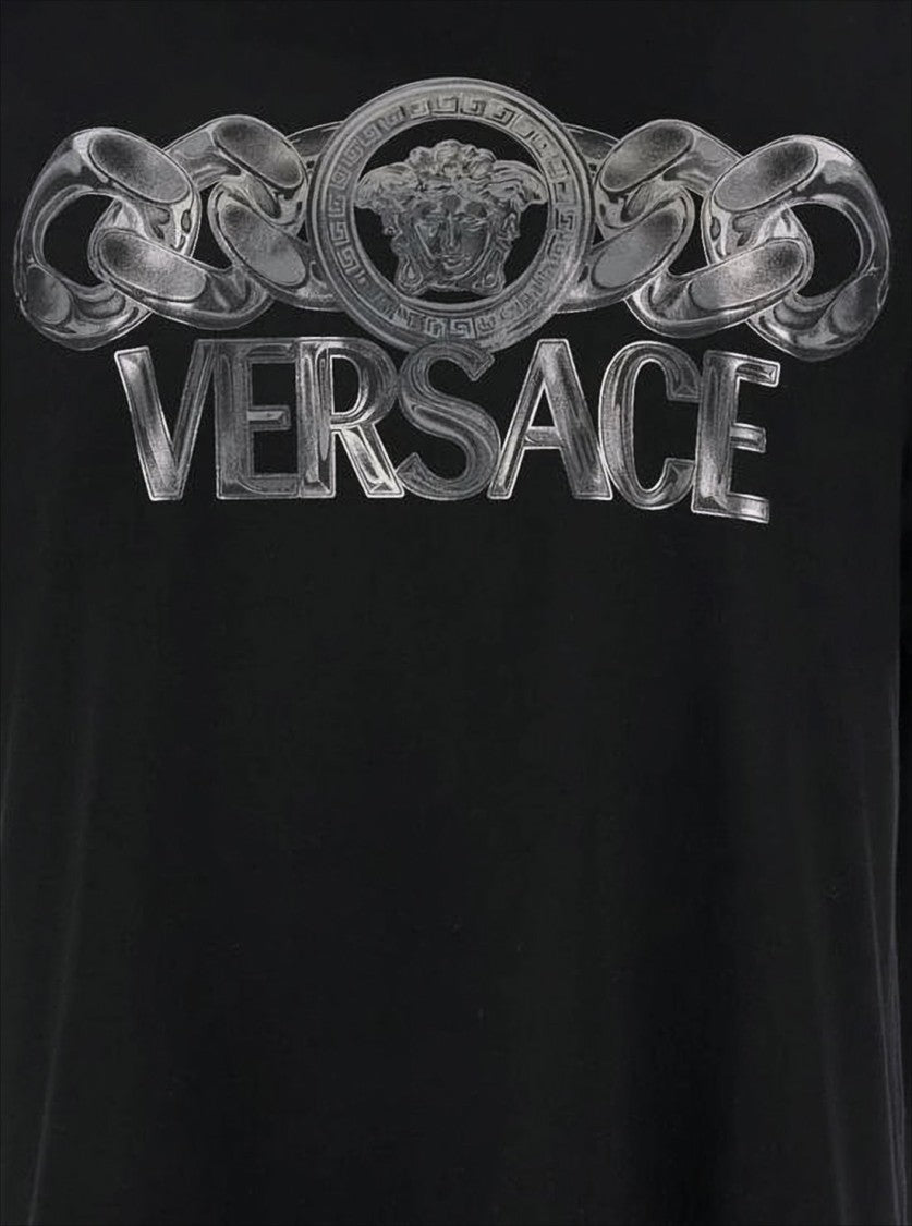 Short-Sleeved Black T-Shirt with Bold Silver Graphic