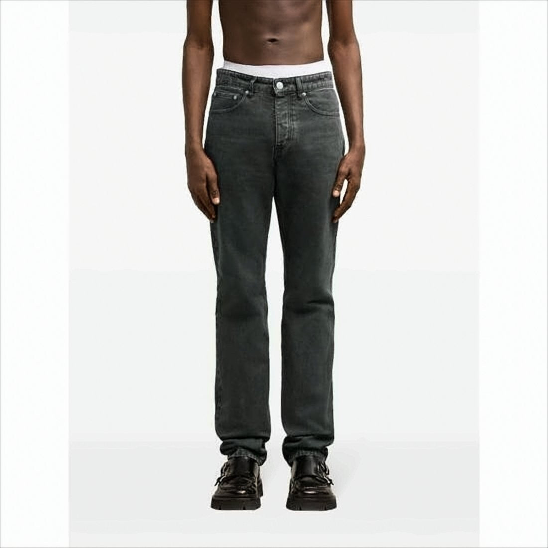 Straight-Leg Denim Pants With Timeless Design
