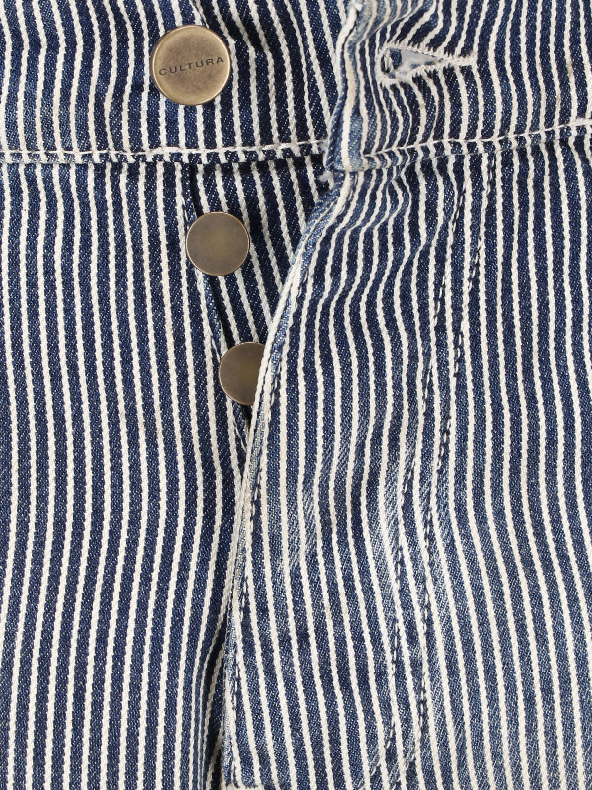 Relaxed Fit Denim Jeans with Vertical Pinstripe Pattern and Vintage Aesthetic