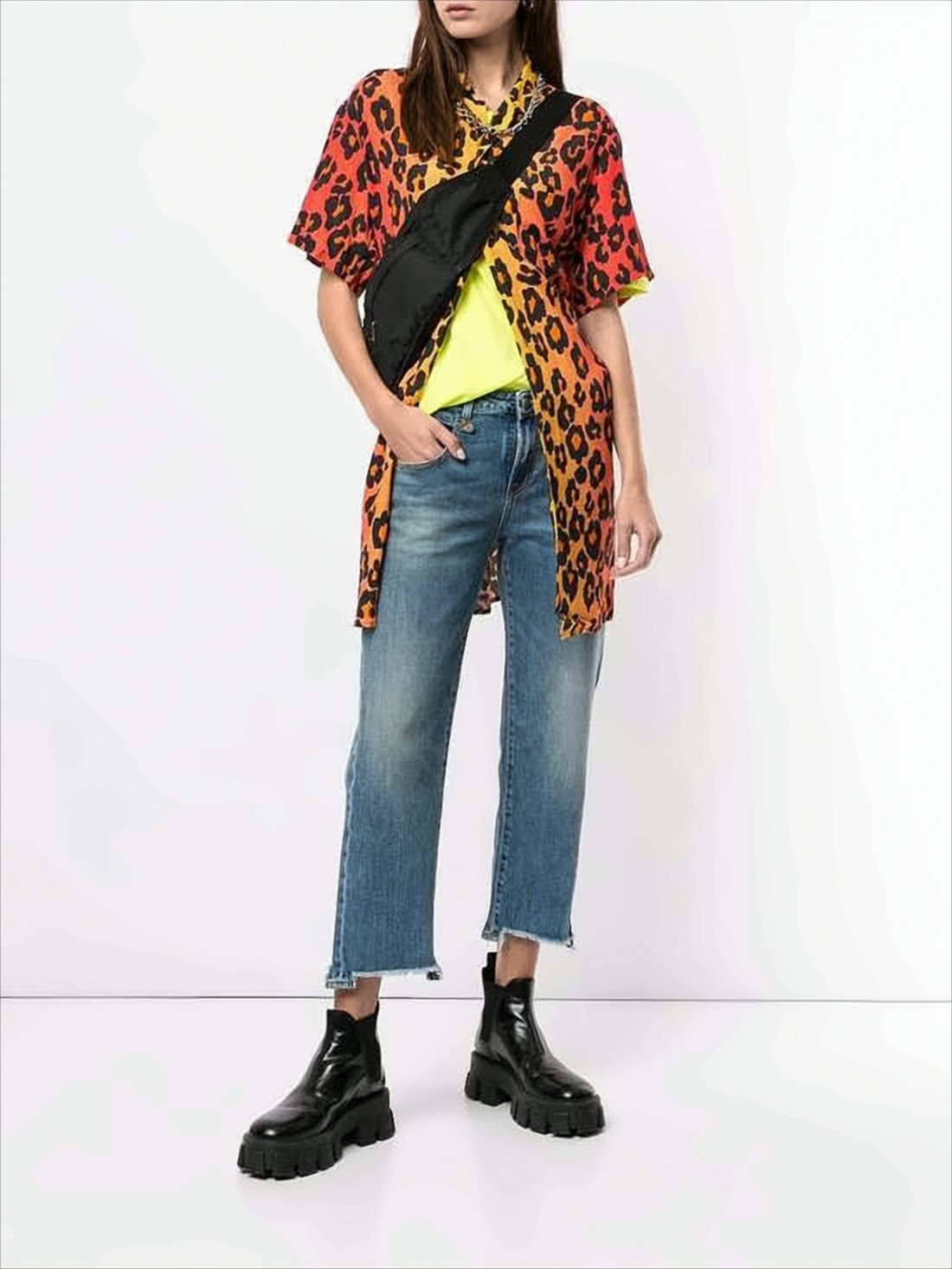 Cropped Relaxed Fit Denim Pants With Flared Legs And Raw Hems