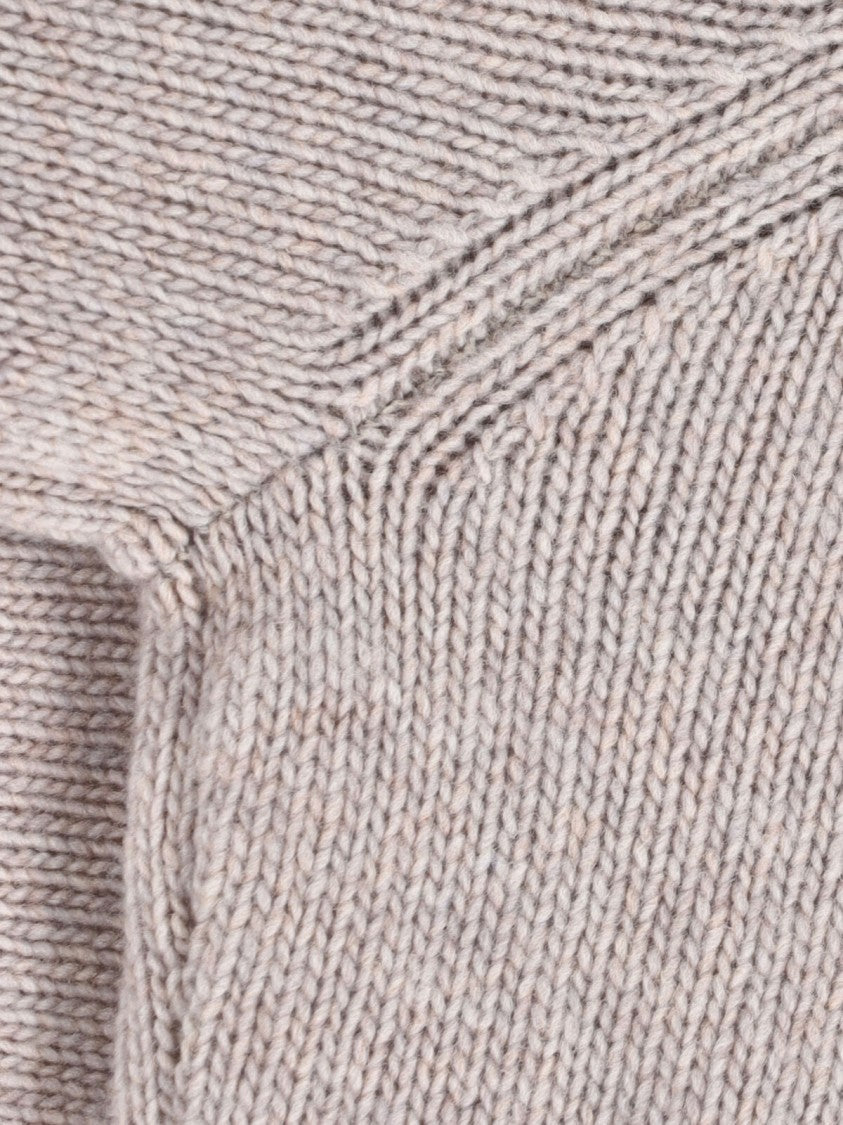 Classic White Knitwear Sweater With Soft Texture