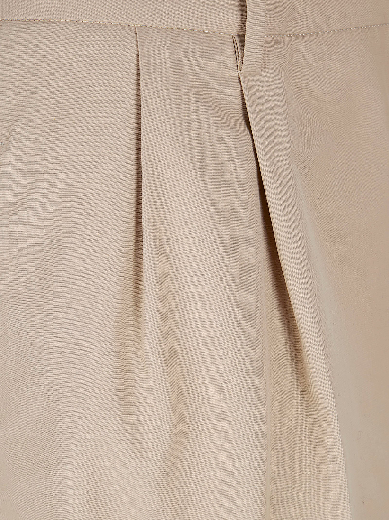 Tailored High-Waist Beige Shorts with Pleats