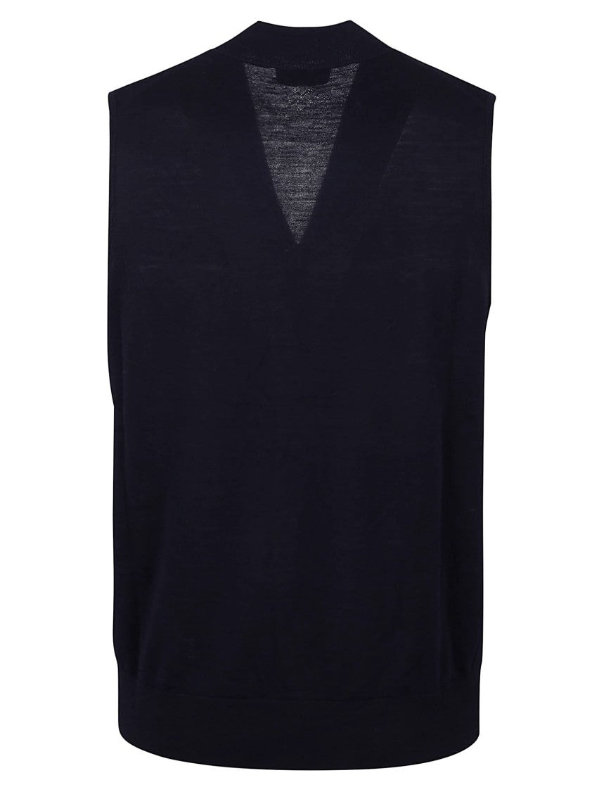 Slim Fit Black Waistcoat With V-Neck And Button Closure