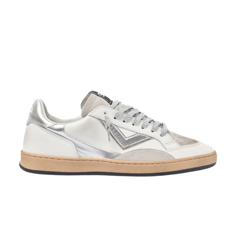Minimalist Sneakers with Suede Panels and Metallic Accents