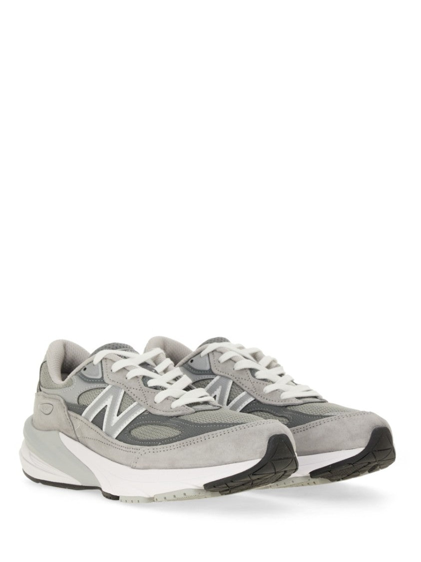 990 Sneaker