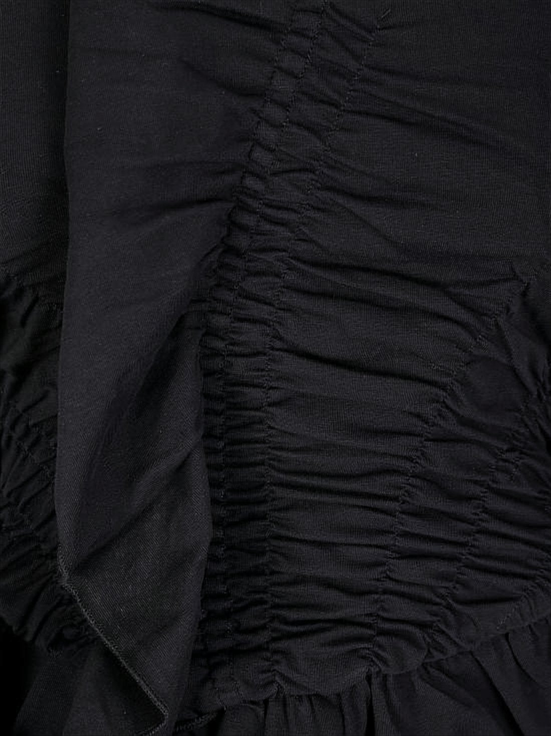 Fitted Short-Sleeved Top with Ruched Detailing