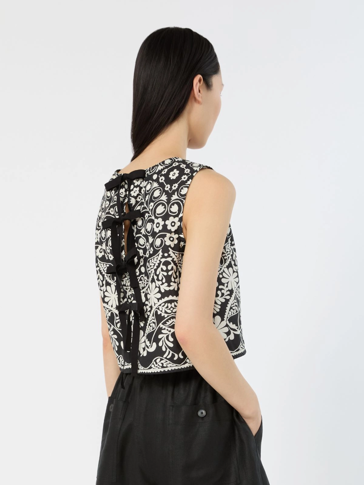 Cropped Sleeveless Top with Ornamental Floral Design