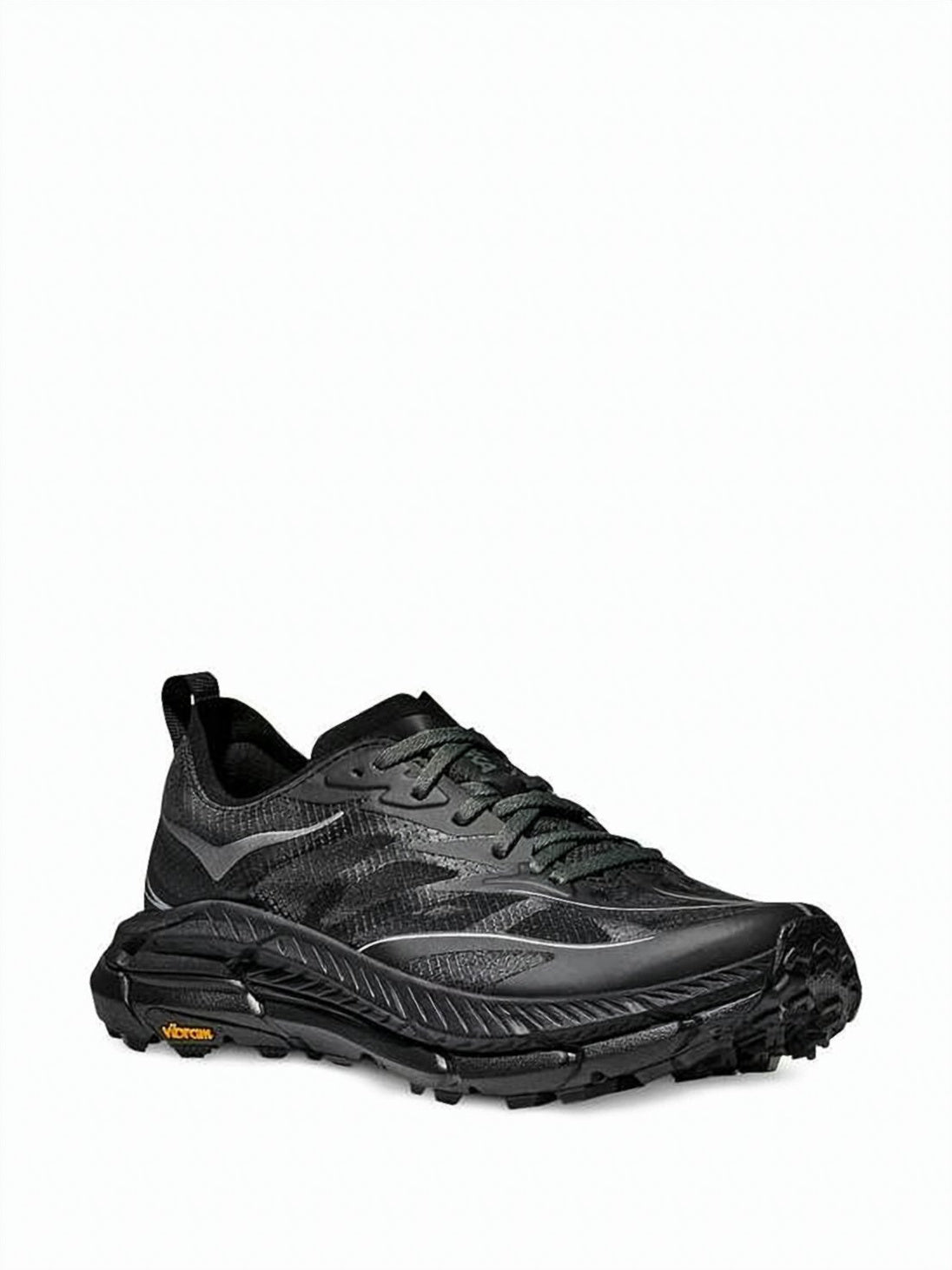 Streamlined Black Sneakers with Durable Rubber