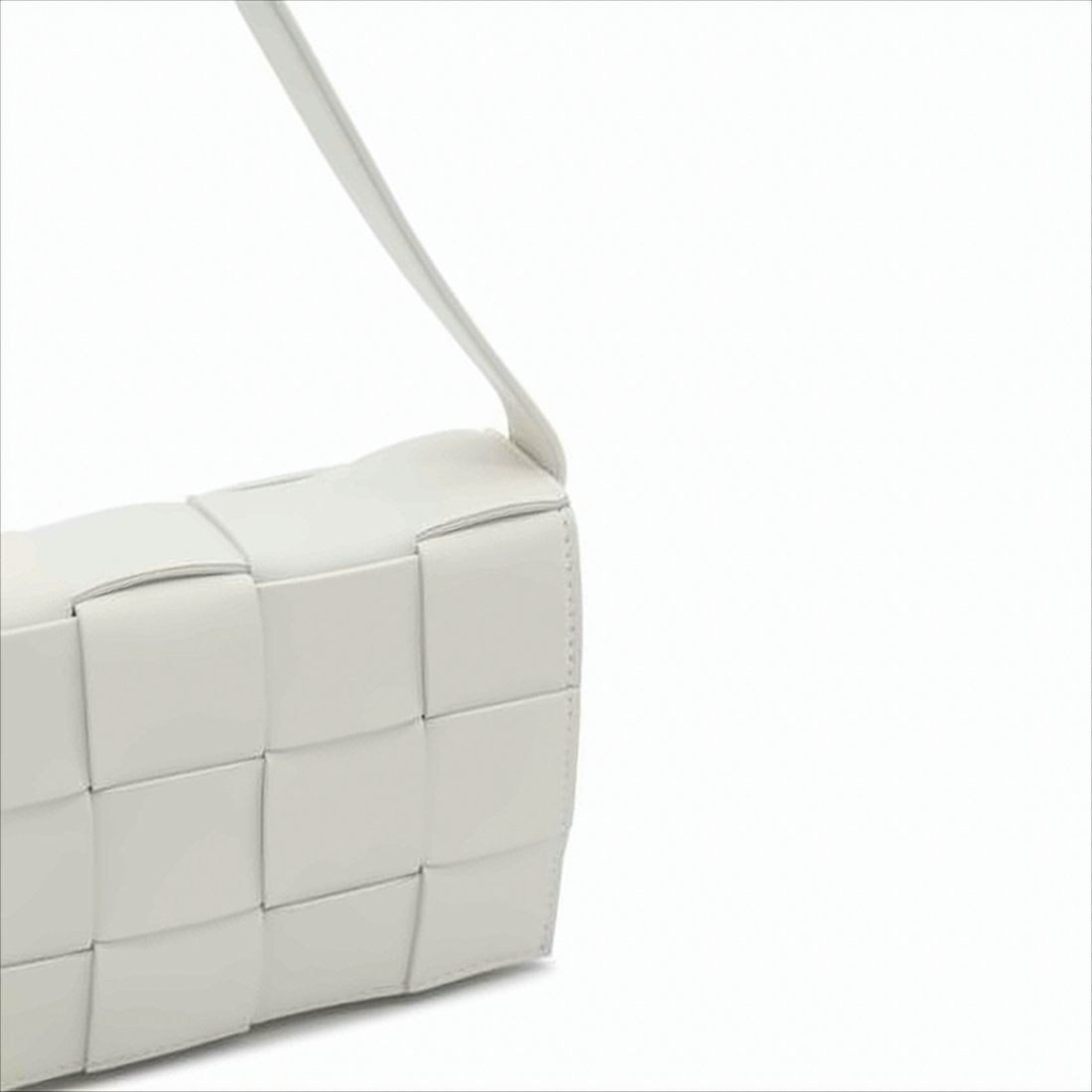 Woven White Crossbody Bag with Structured Silhouette