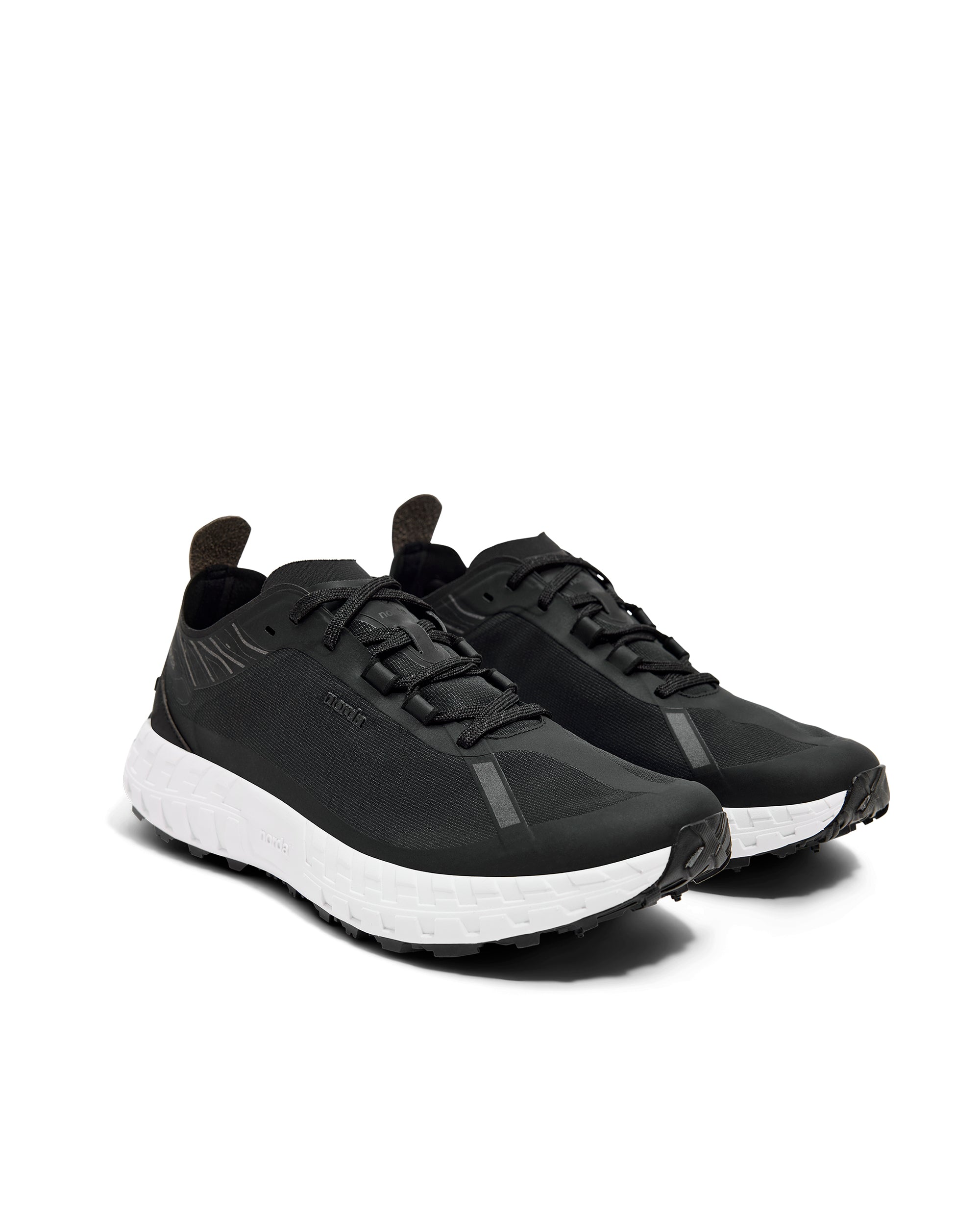 001-M Sneakers In Core Black