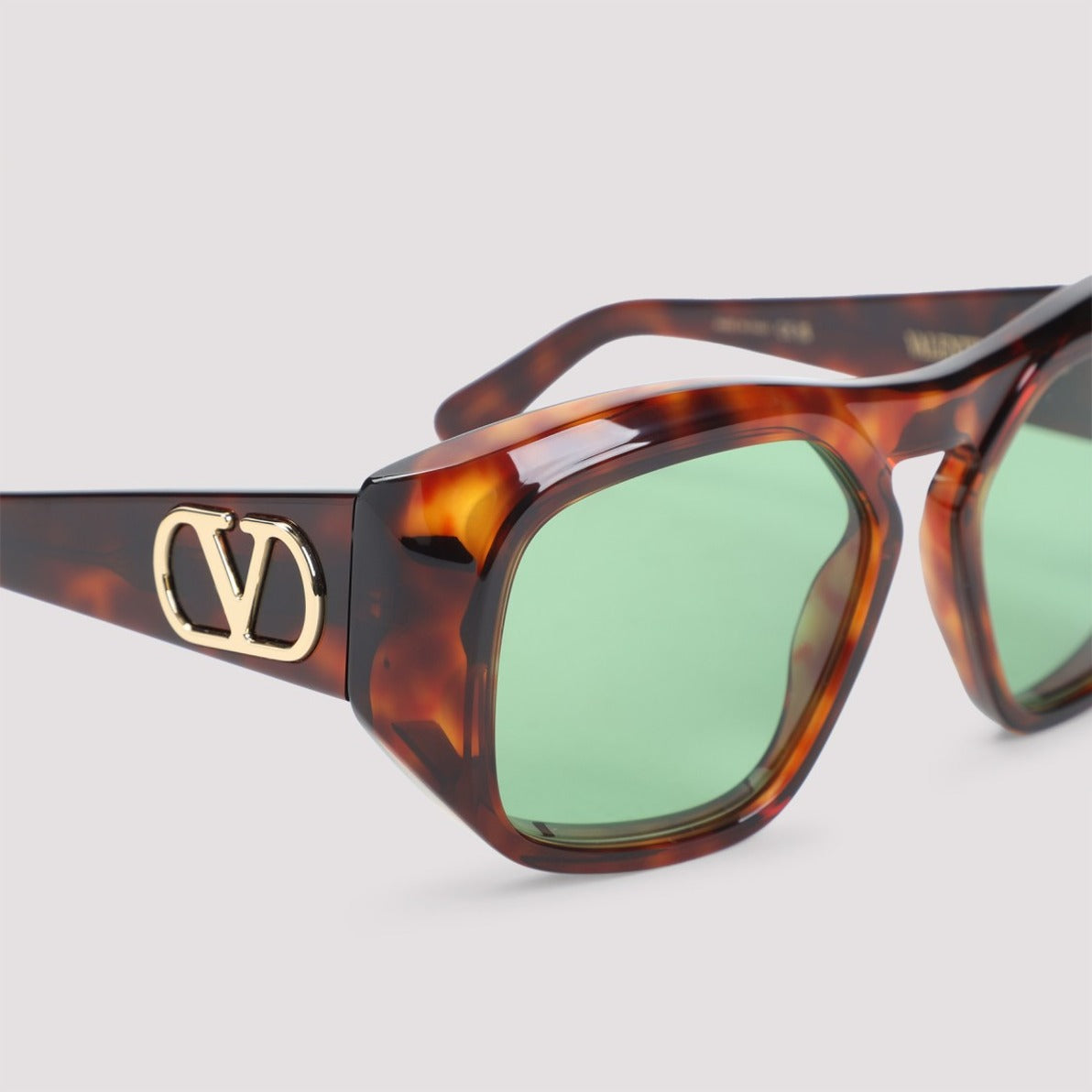 Oversized Tortoiseshell Frame Sunglasses