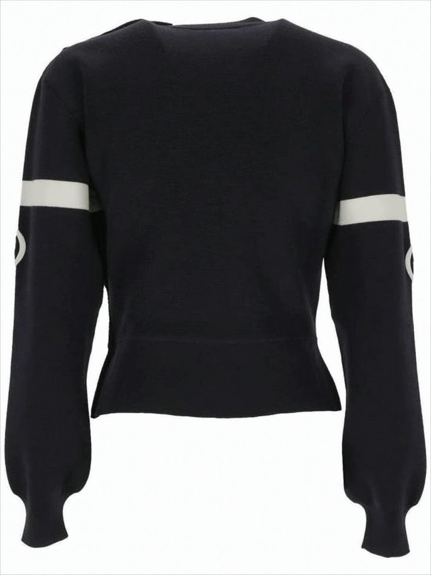 Fitted Black Sweater with Puffed Sleeves