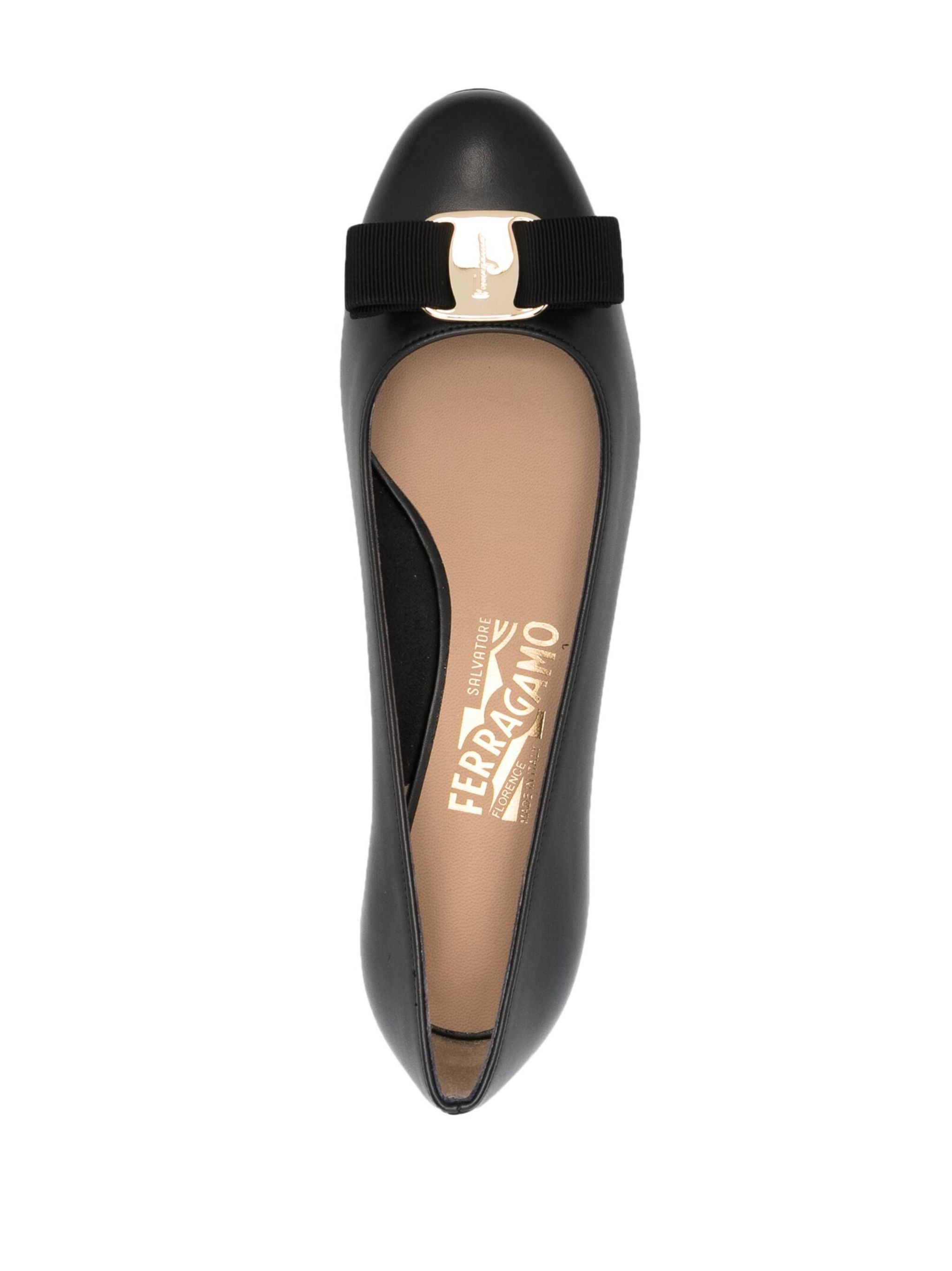Black Vara 1 Timeless Leather Pumps