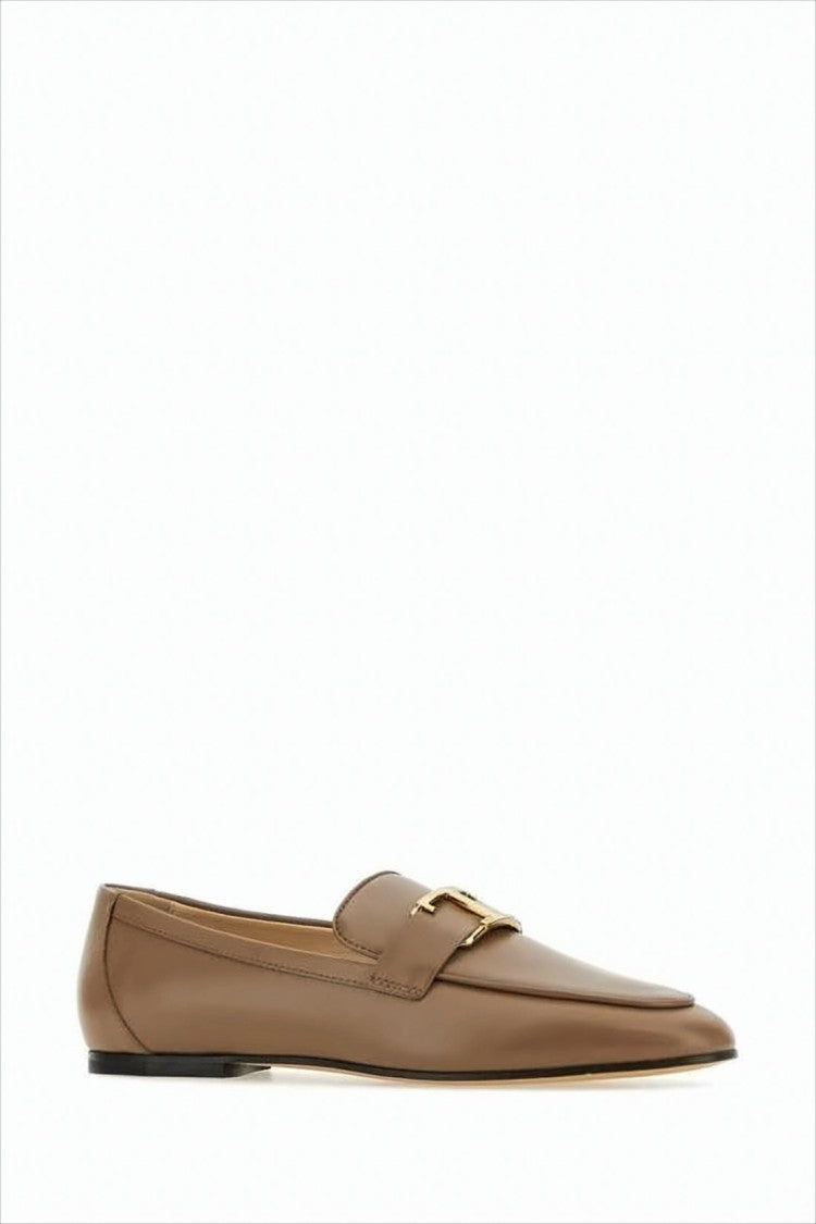 Pointed-Toe Leather Loafer with Gold-Tone Buckle Detail