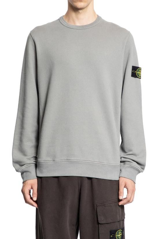 Relaxed Fit Long-Sleeve Crewneck Sweatshirt with Distinctive Patch