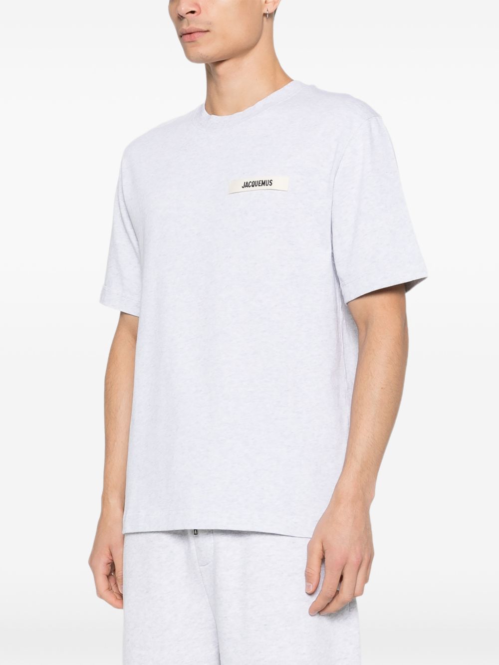 Luźny szary T-shirt