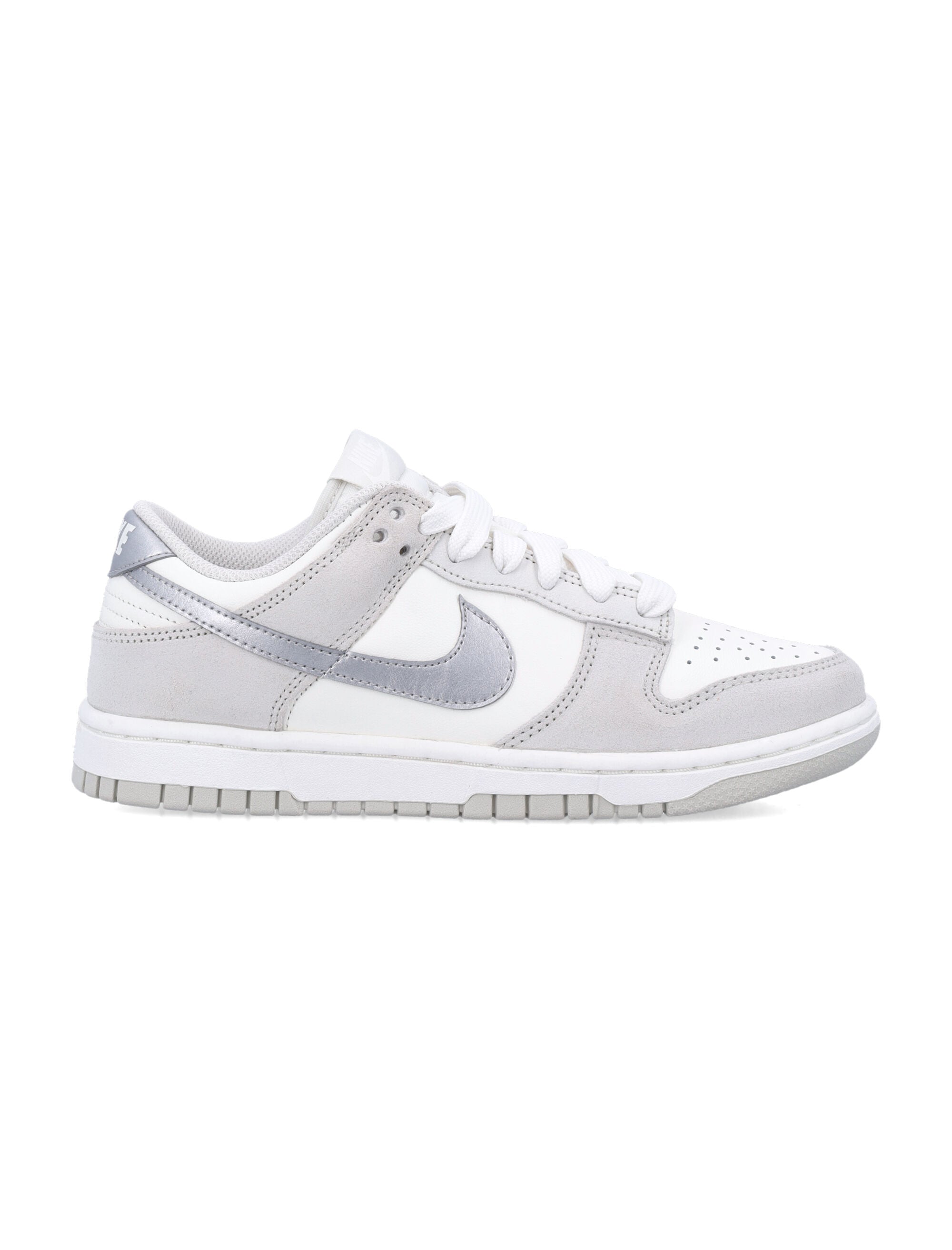 Dunk Low Sneakers