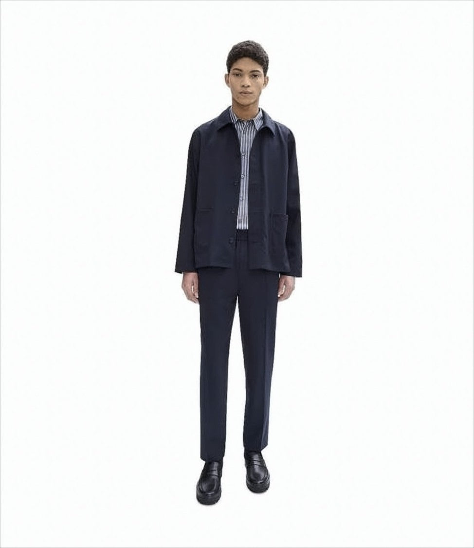Minimalist Wool Jacket with Classic Collar