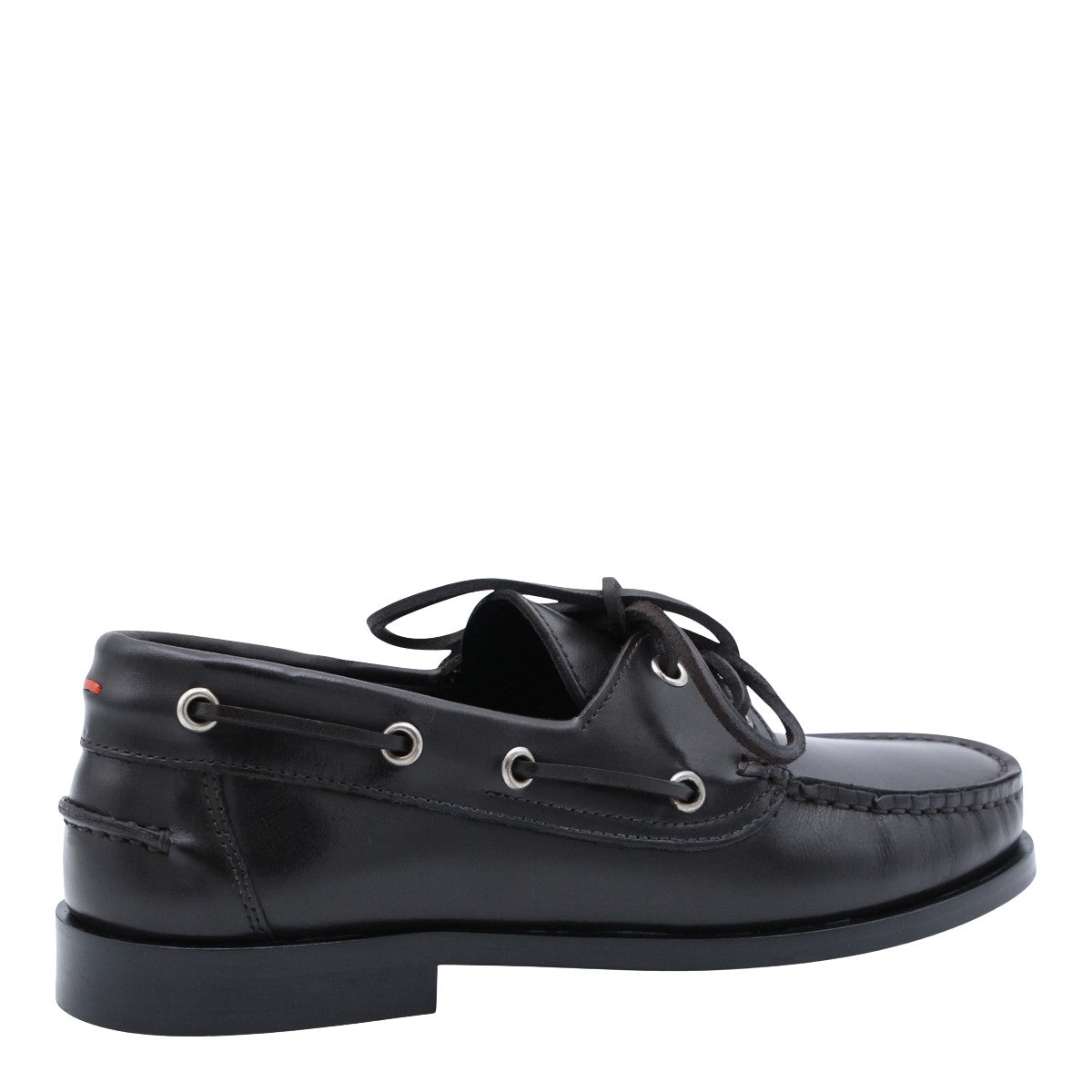 Moccasin-style Flat Shoes with Polished Design