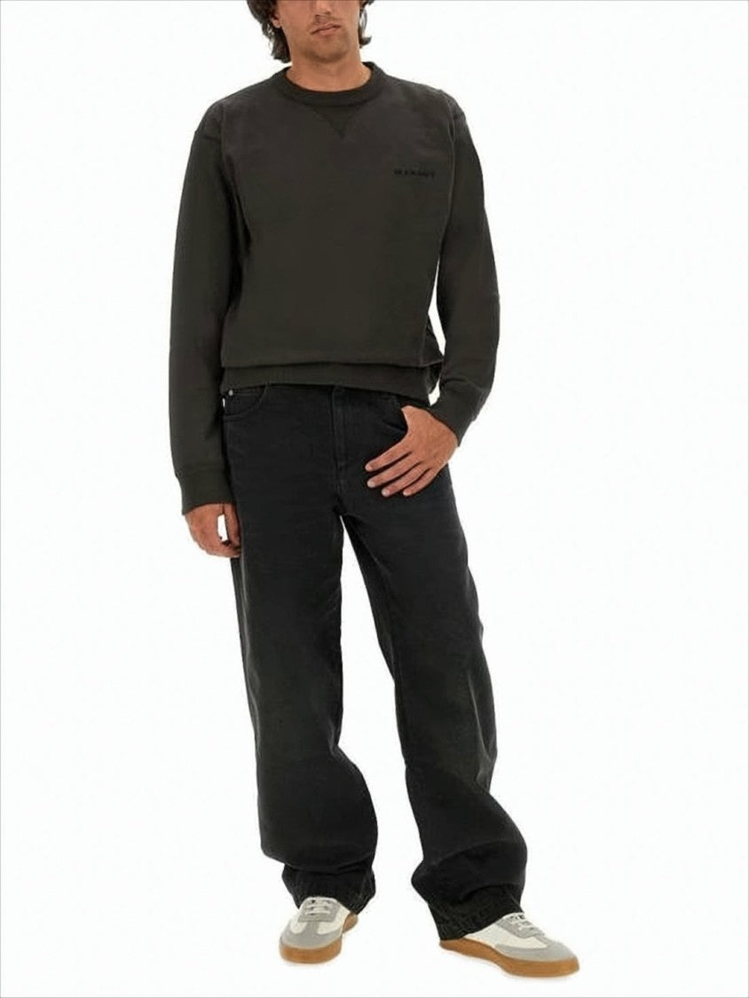 Relaxed Fit Long-Sleeve Sweatshirt with V-Stitch Detail