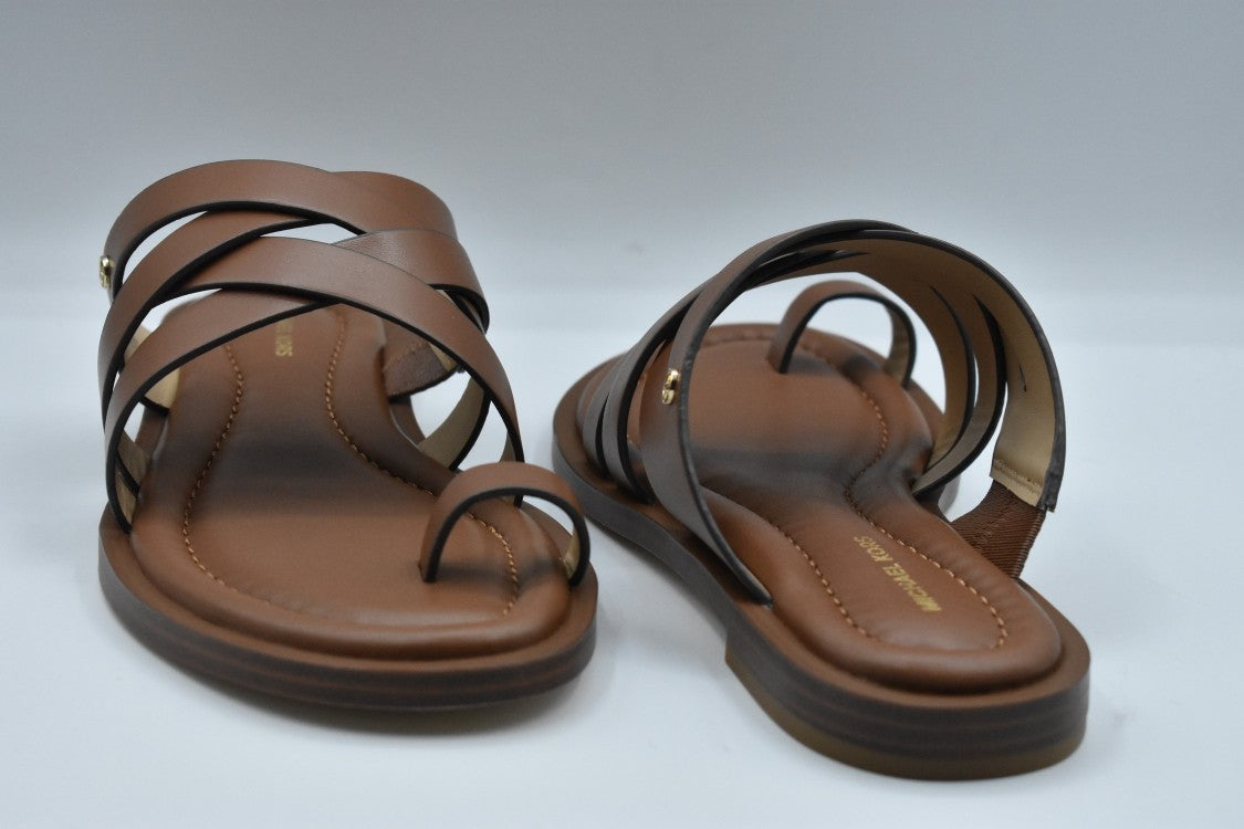 Brown Low Shoes With Crisscross Straps