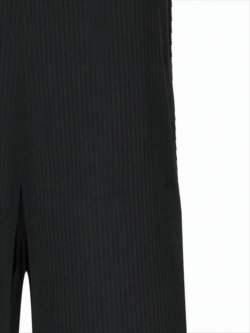 Cropped Black Training Pants with Ribbed Texture