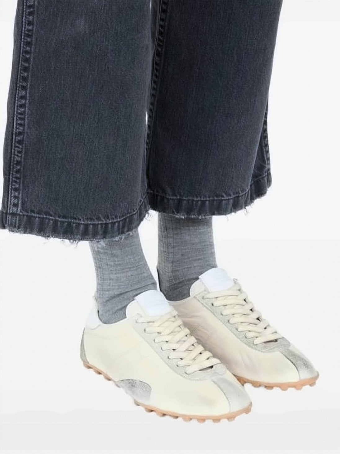 Low-Profile Sneakers with Suede Accents and Textured Sole