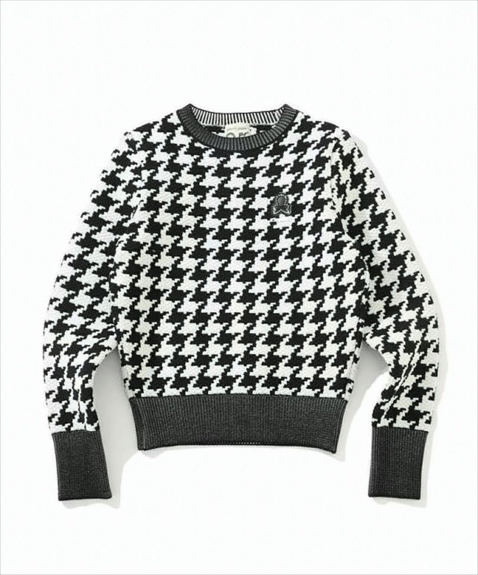 Fitted Long-Sleeve Top with Bold Houndstooth Pattern
