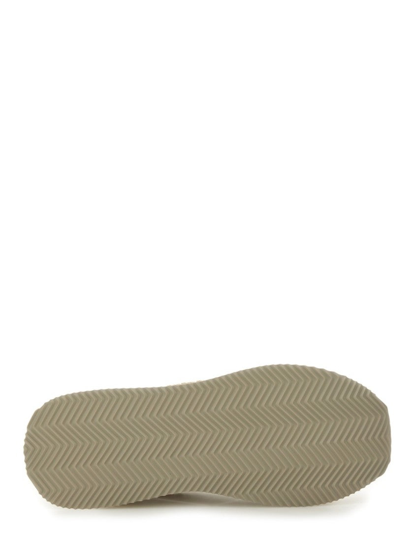 "Cushion" Sneaker