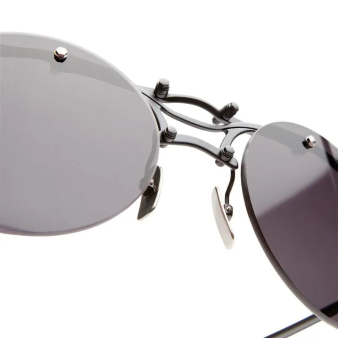 O01 Round Dark Lens Sunglasses with Cut-Out Details