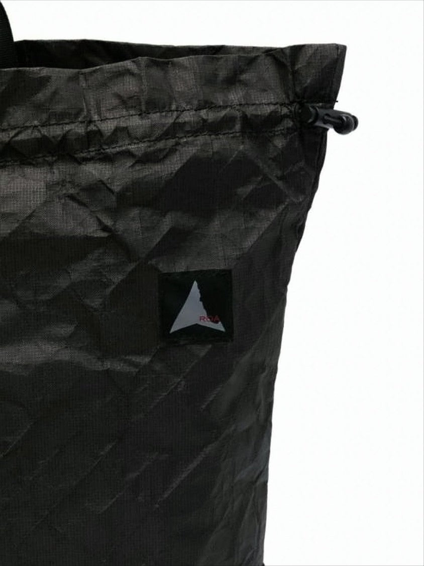 Crinkled-Texture Shoulder Bag with Minimalist Design