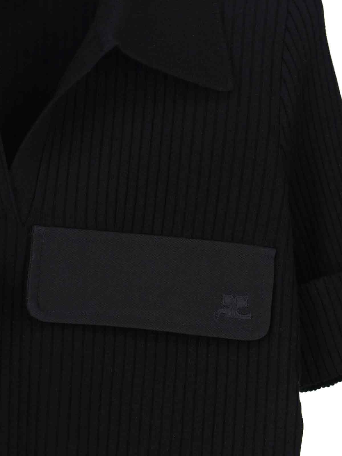 Fitted Black T-Shirt with Round Neckline