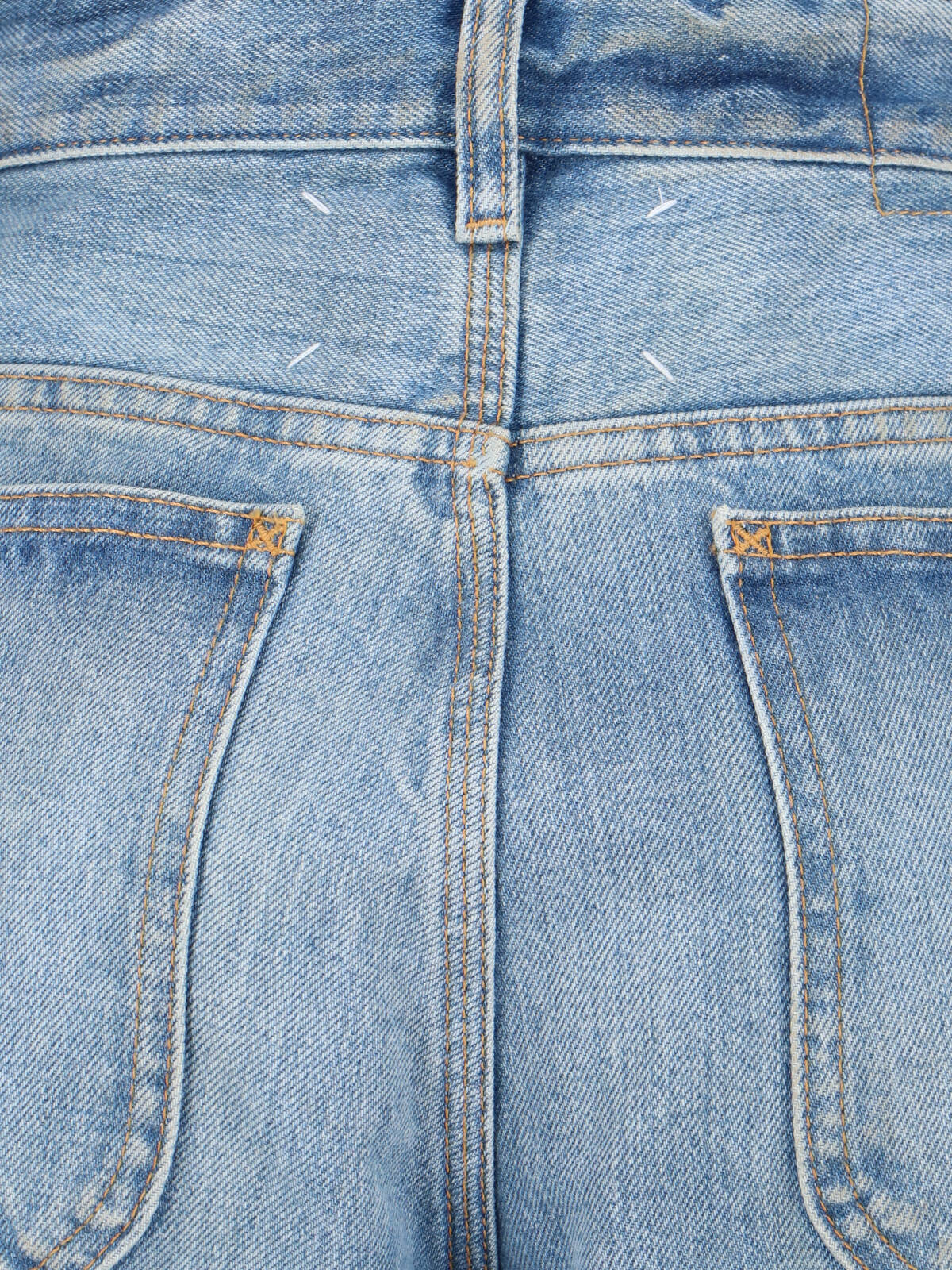 Classic Blue Jeans with Straight-Leg Cut